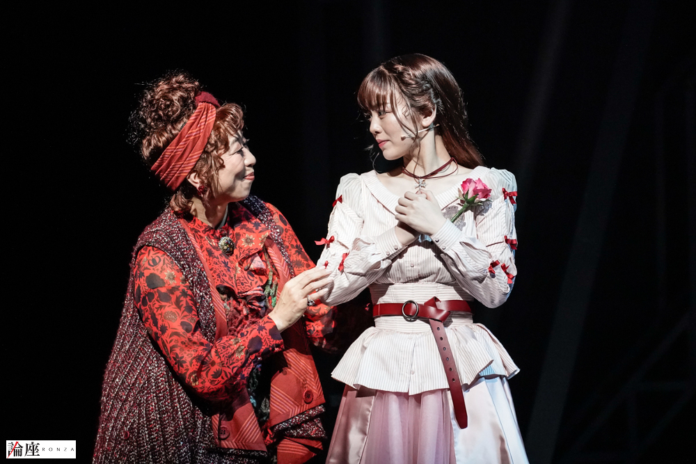 写真・図版 : 『ロミオ&ジュリエット』公演から＝©岡本隆史