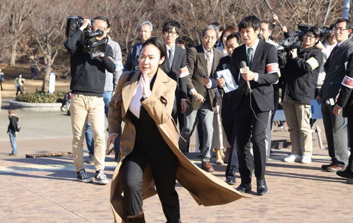 写真・図版 : 黒木華演じる坂間千鶴（番組公式HPから）