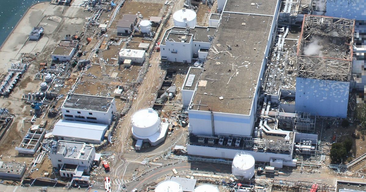 写真・図版 : 福島第一原発１号機＝東京電力ホールディングスが2020年12月22日に公表した2011年3月24日撮影の「福島第一原子力発電所事故の状況に係る写真」から