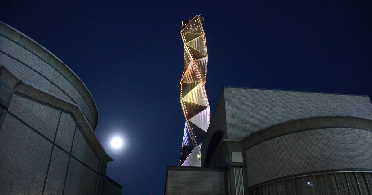 写真・図版 : 水戸芸術館のシンボル塔