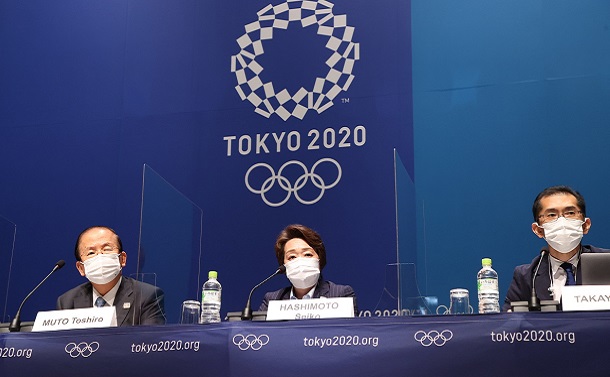 トラブル続出に、東京五輪組織委員会の“体質”が問われている。左から武藤敏郎事務総長、橋本聖子会長、高谷正哲スポークスパーソン