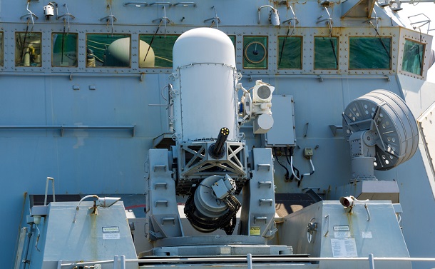 写真・図版 : ウクライナの軍艦に配備されたファランクス砲　photo vvl / Shutterstock.com