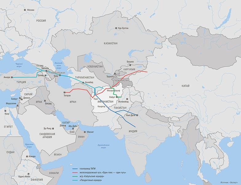 写真・図版 : アフガニスタンにかかわる鉄道・パイプライン　赤い線は鉄道の「一帯一路」の一つとして計画されている。緑の線は既存のテルメズ（ウズベキスタン）-マザリシャリフ（アフガニスタン）間の鉄道をカブールまで延長する計画。青色の線はガスパイプラインTAPIを、水色の線は一部計画中のガスパイプライン