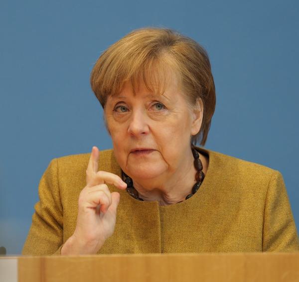 写真・図版 : ドイツのメルケル首相＝2021年1月21日撮影