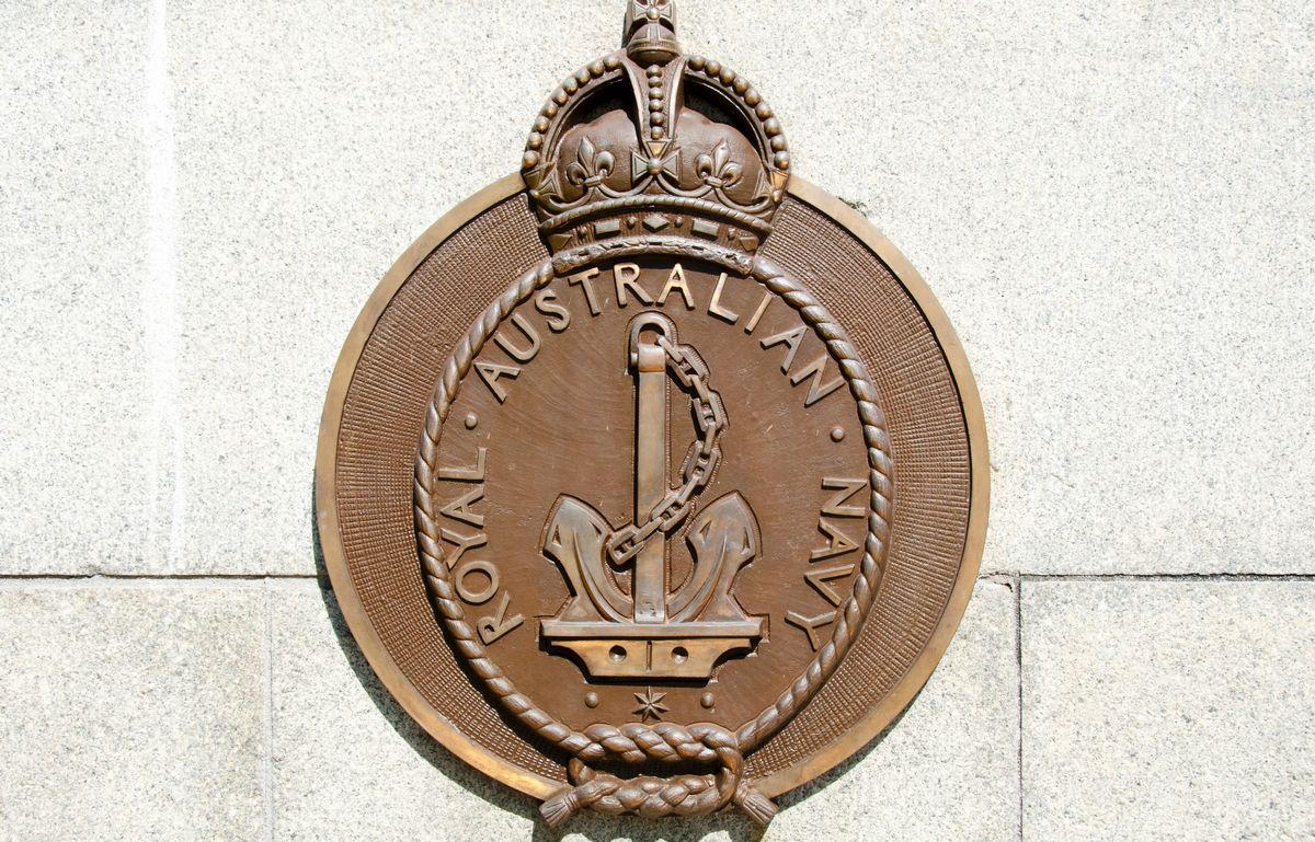 写真・図版 : オーストラリア海軍の紋章＝豪パース（
Adwo/Shutterstock）