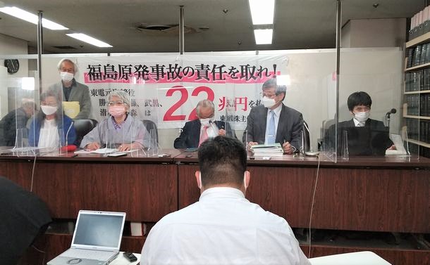 １１月３０日　福島原発事故めぐる東京電力株主代表訴訟が結審、判決は来年７月