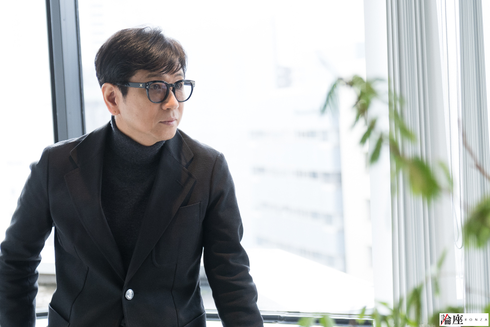 写真・図版 : 藤井フミヤ＝久保秀臣 撮影