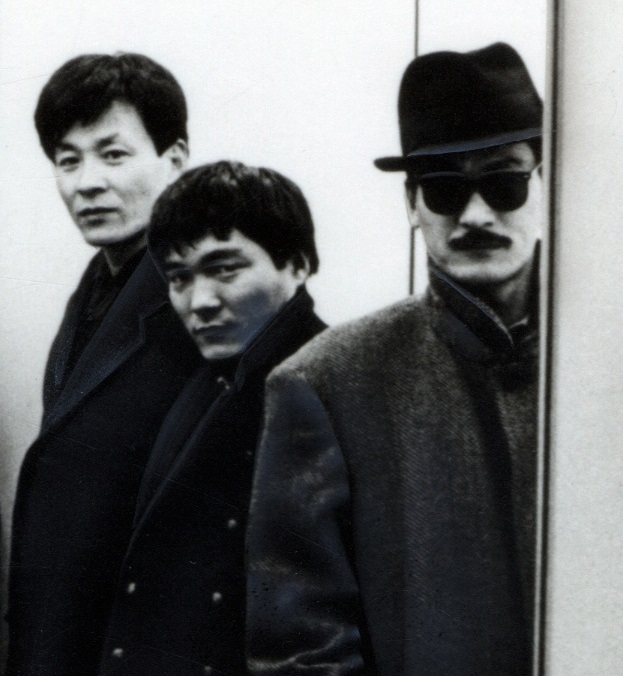 写真・図版 : 1980年代半ばのシティボーイズ。（左から）斉木しげる、きたろう、大竹まこと