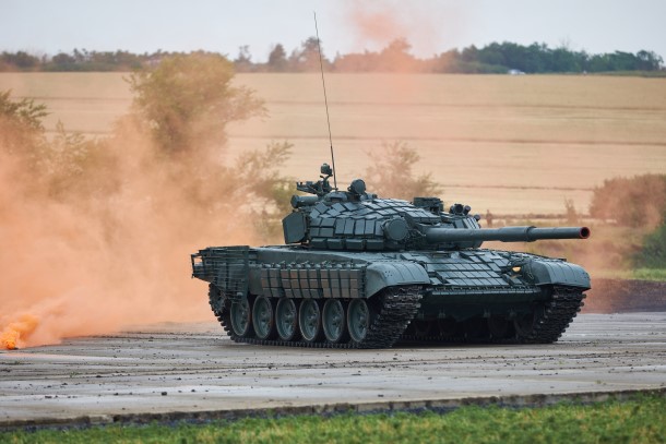 写真・図版 : ロシアのT-72B3戦車＝shutterstock.com