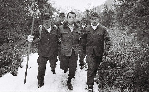 写真・図版 : 1972年2月17日に逮捕された連合赤軍幹部・森恒夫は翌年の元旦、東京拘置所で自殺する