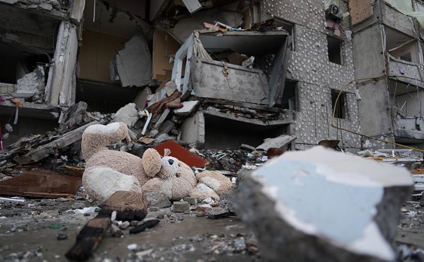 戦場でのおびただしい〈死〉の報に触れながら
