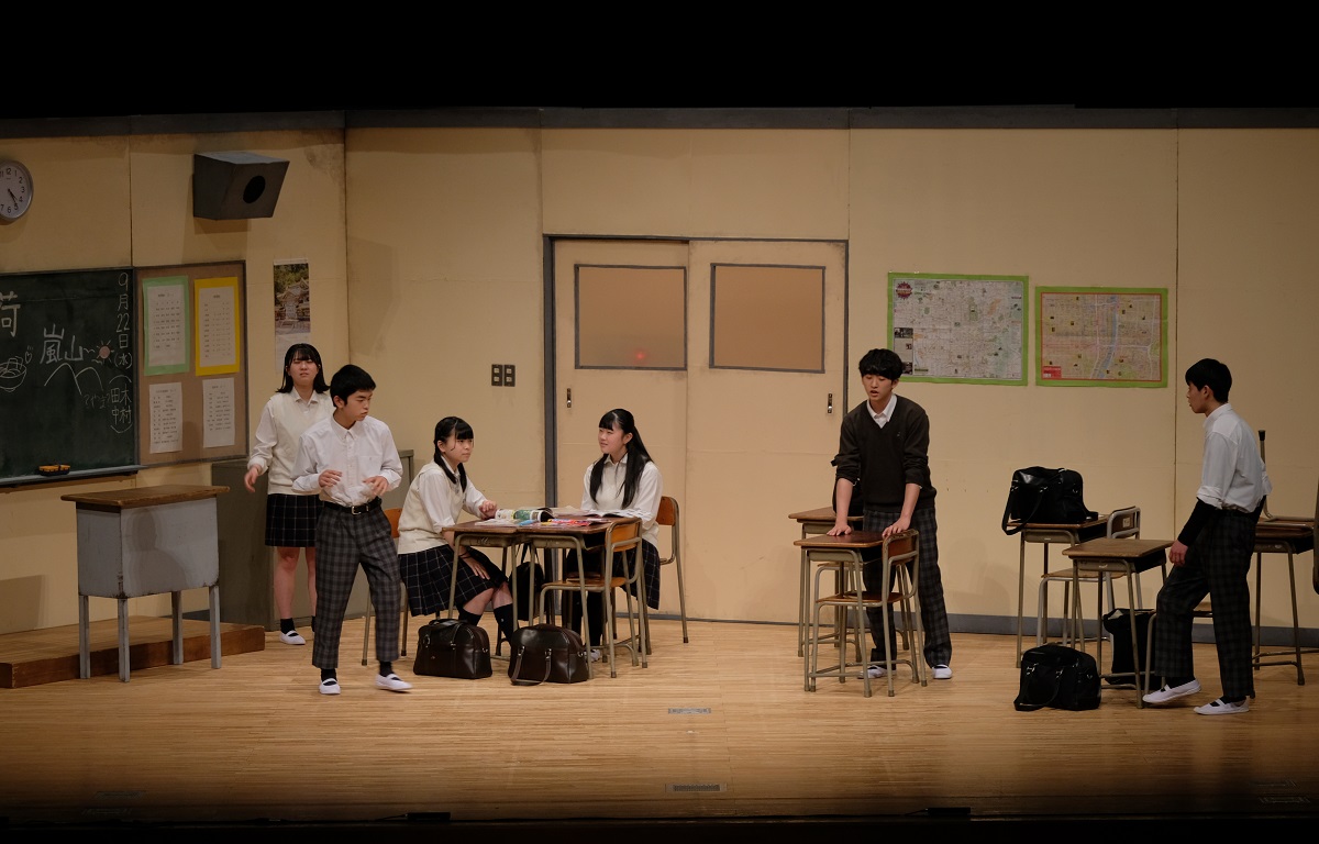 写真・図版 : 作新学院高校『Passion』＝森智明撮影、大阪府高等学校演劇連盟提供 