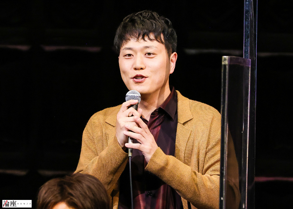 『ハリー・ポッターと呪いの子』製作発表会見から、ロン・ウィーズリー役のエハラマサヒロ=森好弘 撮影