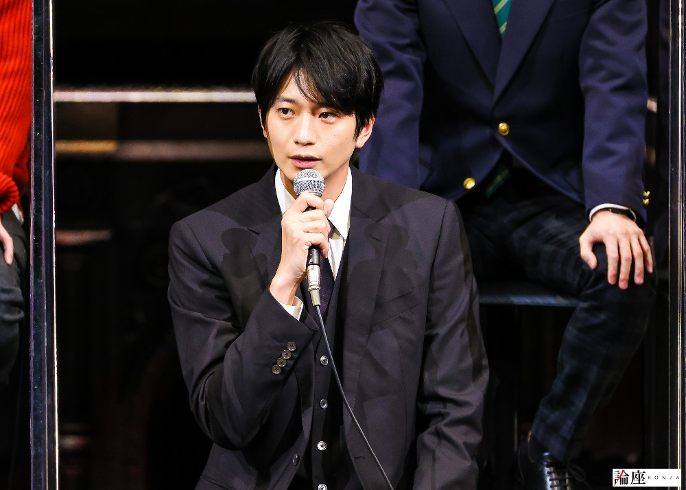 『ハリー・ポッターと呪いの子』製作発表会見から、ハリー・ポッター役の向井理=森好弘 撮影