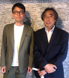 写真・図版 : 斎藤幸平さん(左)と筆者