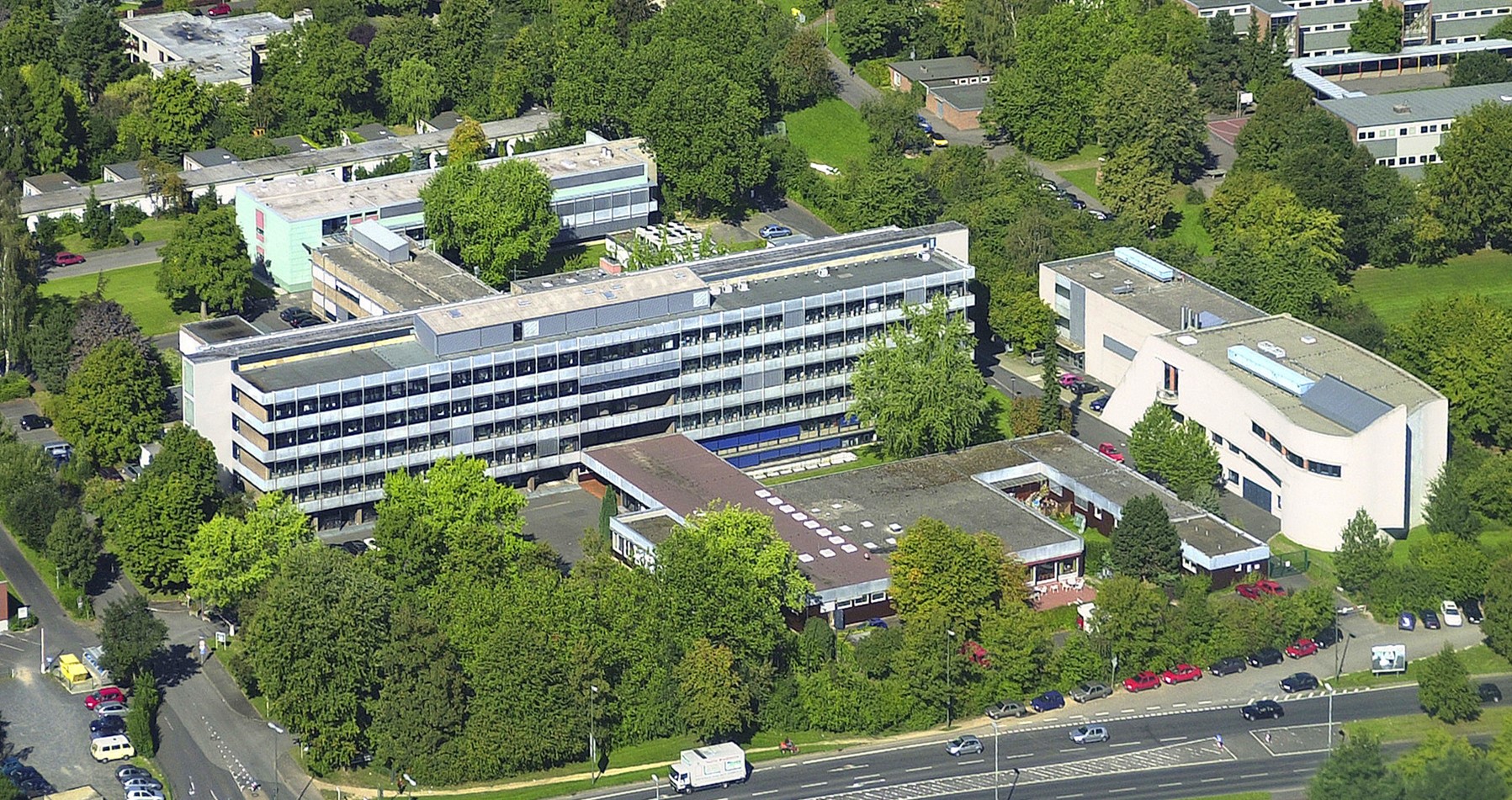マックスプランク実験医学研究所（改組により2022年からマックスプランク複合科学研究所）の建物。戦後の復興期に建てられた年季ものだが、ここから世界一流の研究成果が生み出されている＝ドイツ・ゲッティンゲン、マックスプランク協会提供