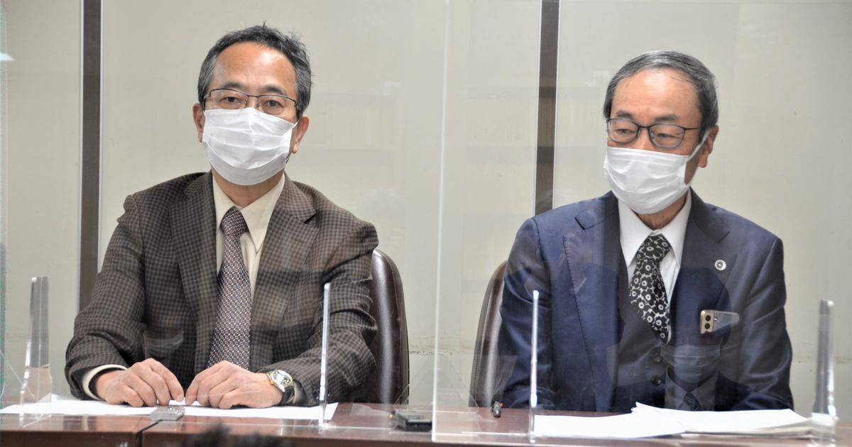 写真・図版 : 記者会見する浜田正晴さん（左）と中村雅人弁護士＝２月８日午後４時４７分、東京・霞が関で