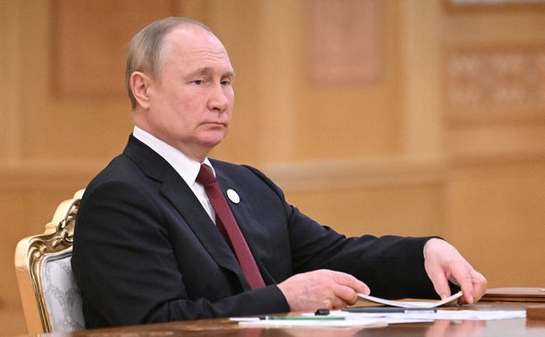 写真・図版 : ロシアのプーチン大統領＝2022年6月29日、ロイター 