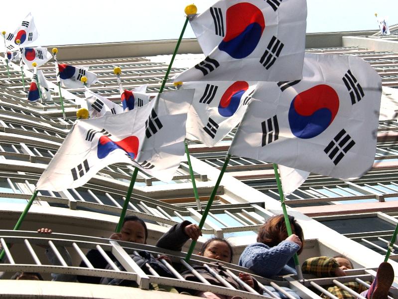 写真・図版：国を捨てたがる韓国国民